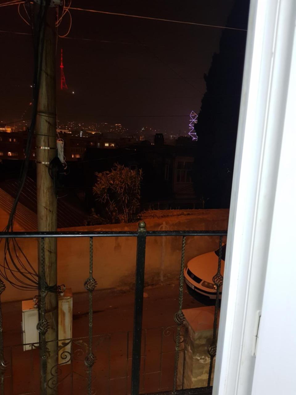 Blossom Hostel Updated ! Обновлено !!! City Center! Perfect Order!!! Snow-White Bed Linen!!! Идеальный Порядок!!! Белоснежное Постельное Белье!!! Центр Города !!! Tiflis Dış mekan fotoğraf