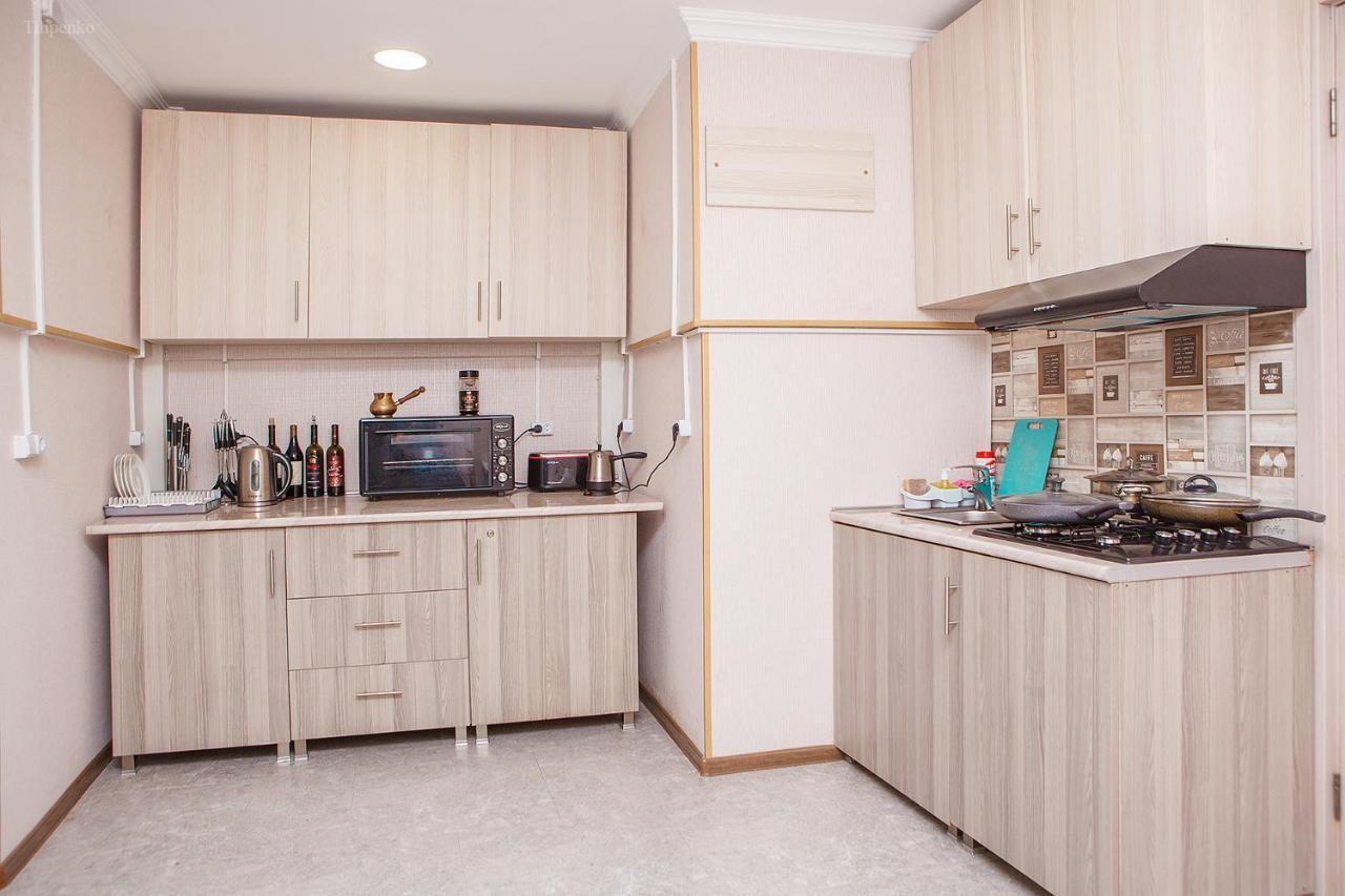 Blossom Hostel Updated ! Обновлено !!! City Center! Perfect Order!!! Snow-White Bed Linen!!! Идеальный Порядок!!! Белоснежное Постельное Белье!!! Центр Города !!! Tiflis Dış mekan fotoğraf