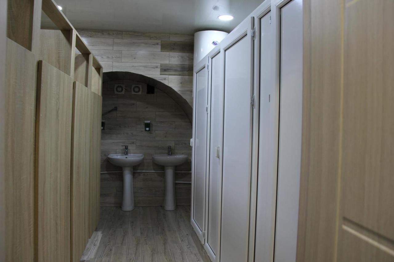 Blossom Hostel Updated ! Обновлено !!! City Center! Perfect Order!!! Snow-White Bed Linen!!! Идеальный Порядок!!! Белоснежное Постельное Белье!!! Центр Города !!! Tiflis Dış mekan fotoğraf