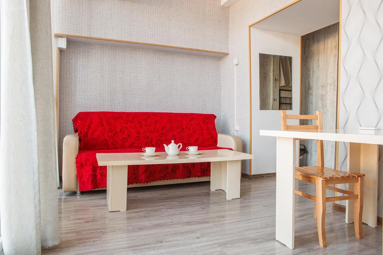 Blossom Hostel Updated ! Обновлено !!! City Center! Perfect Order!!! Snow-White Bed Linen!!! Идеальный Порядок!!! Белоснежное Постельное Белье!!! Центр Города !!! Tiflis Dış mekan fotoğraf