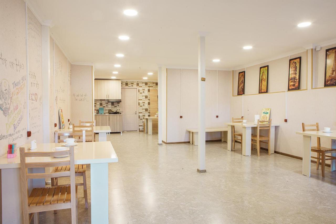 Blossom Hostel Updated ! Обновлено !!! City Center! Perfect Order!!! Snow-White Bed Linen!!! Идеальный Порядок!!! Белоснежное Постельное Белье!!! Центр Города !!! Tiflis Dış mekan fotoğraf